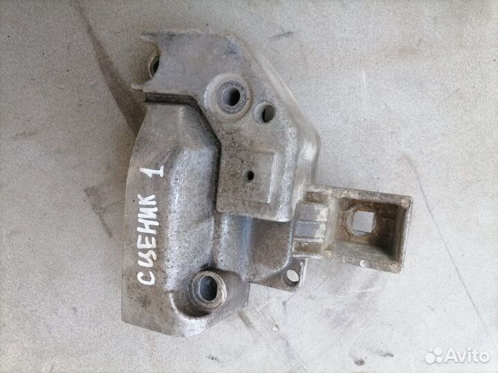 Кронштейн двигателя правый K4M для Renault Scenic