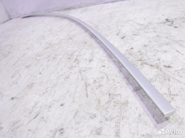 Молдинг стекла двери задней правой