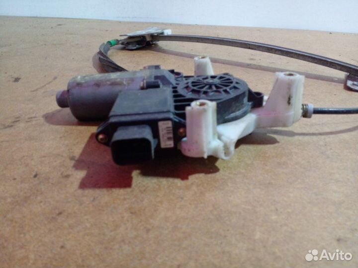 Стеклоподъемник задний левый Mitsubishi Carisma DA