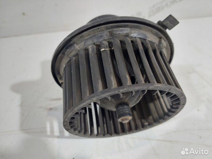 Моторчик отопителя Volkswagen Golf 2 1.8 RP 1989