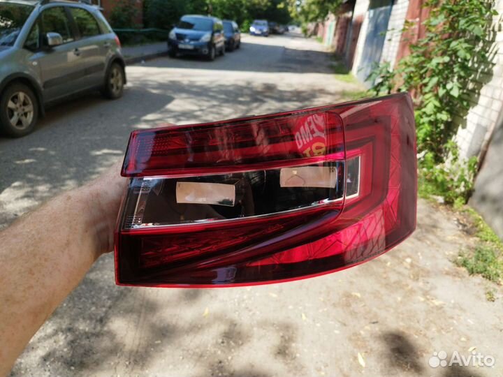 Фонарь задний правый Skoda superb 3 Лифтбек