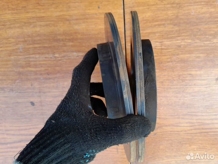 Диски тормозные задние Toyota Prius 30