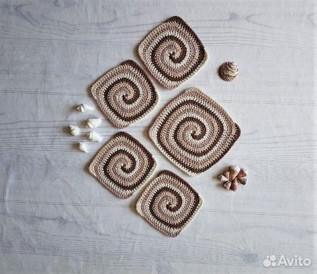 Подставки под цветы и чашки, комплект подставок