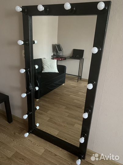 Зеркало с лампочками