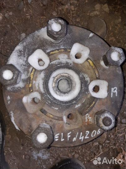 Ступица передняя правая Isuzu Elf