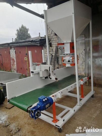Упаковщик дозатор весовой фасовщик в мешки пакеты