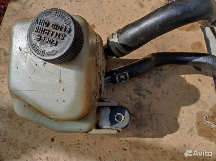 Бачок гидроусилителя Mazda 323 f BA