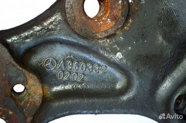 Поворотный кулак переднего моста, правый mercedes