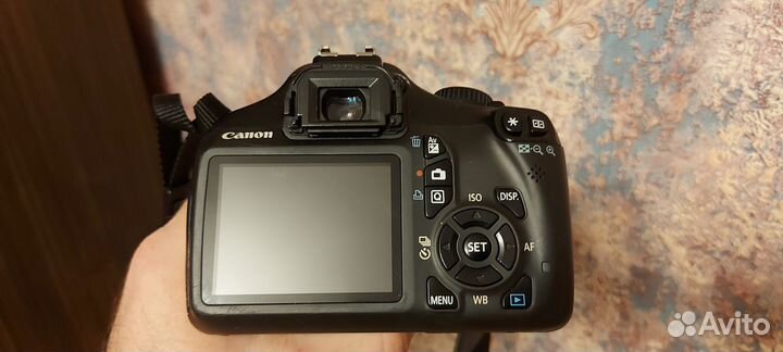 Зеркальный фотоаппарат Canon EOS 1100D с 18-55