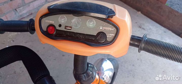 Трехколесный велосипед