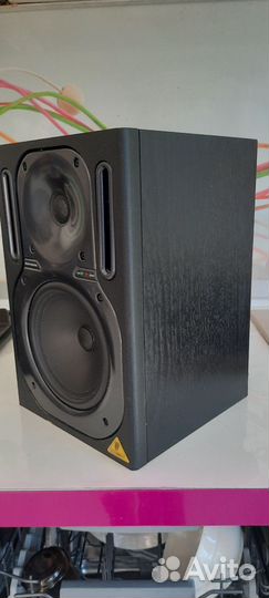 Студийные мониторы Behringer Truth B2030A