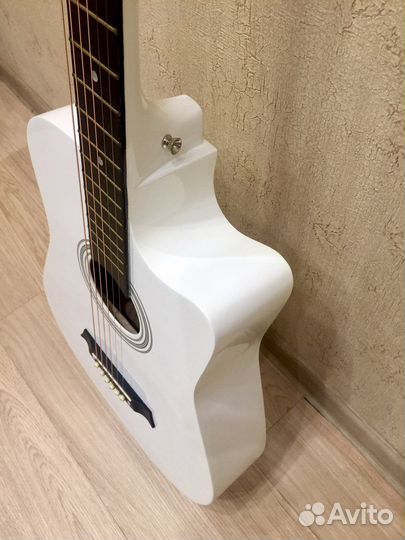 Гитара акустическая новая Belucci