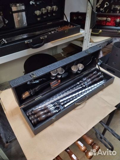 Подарочный набор шампуров в кейсе с топориком