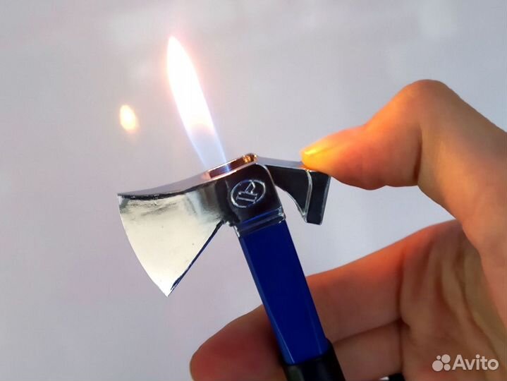 Зажигалка в виде топора