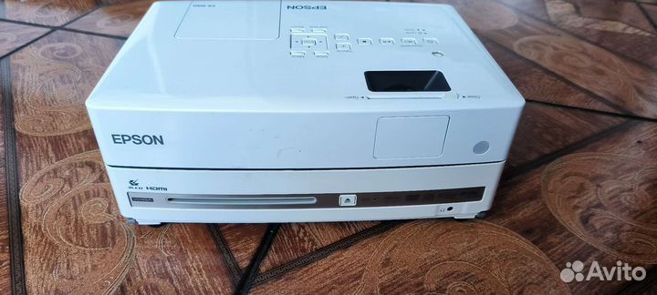 Проектор с DVD проигрывателем (медиа-центр)