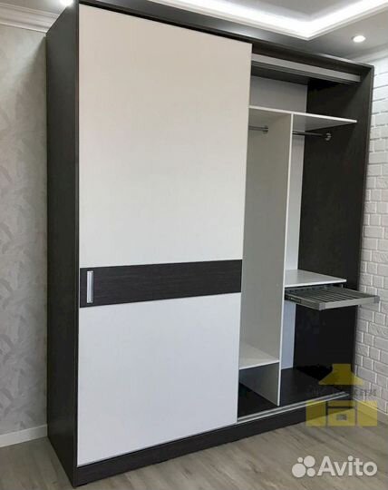 Шкаф распашной