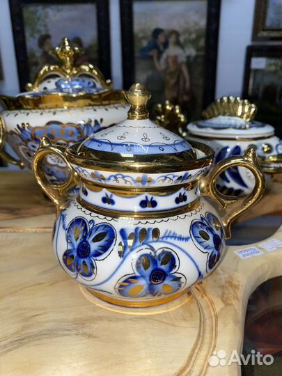 Гжель с позолотой чайник сахарница рыба