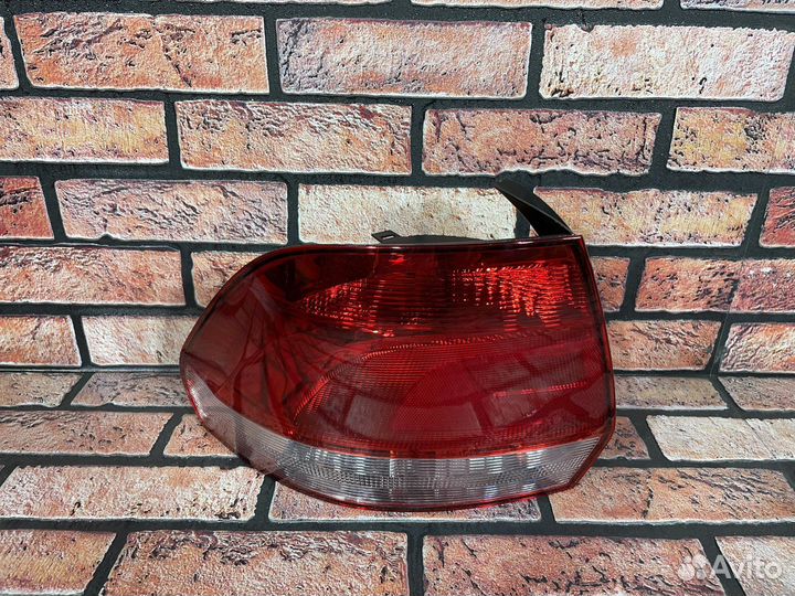 Volkswagen polo фонарь задний левый