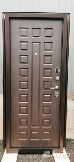 Дверь входная металлическая
