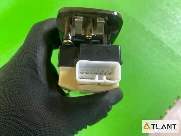 Пульт стеклоподъемника передняя правая toyota esti