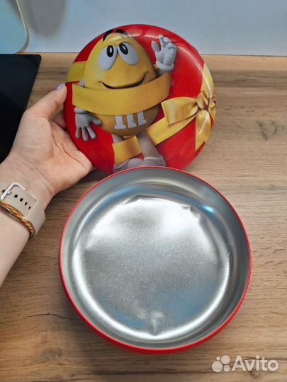 Железная коробка от конфет M&M