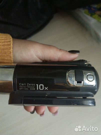 Цифровая видеокамера sony