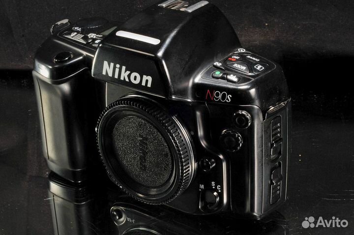 Nikon N90s / 8957