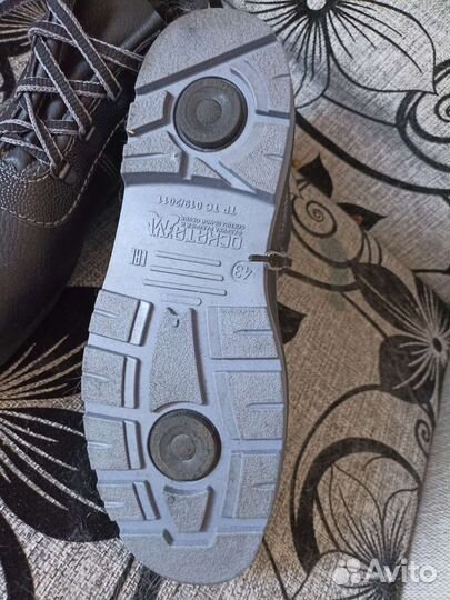 Ботинки мужские 43 размер новые