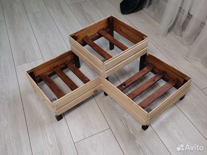 Подставка для цветов напольная деревянная