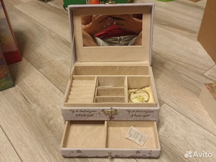 Шкатулка для украшений. Пр-во Франция. Новое