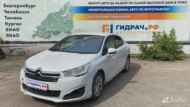 Решетка динамика в торпедо Citroen C4 II 8211F4