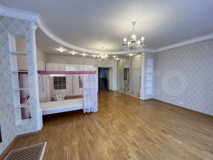 3-к. квартира, 181 м², 6/7 эт.