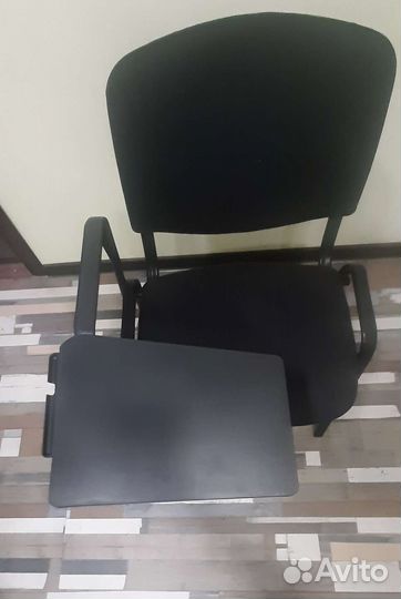 Стол для стула изо