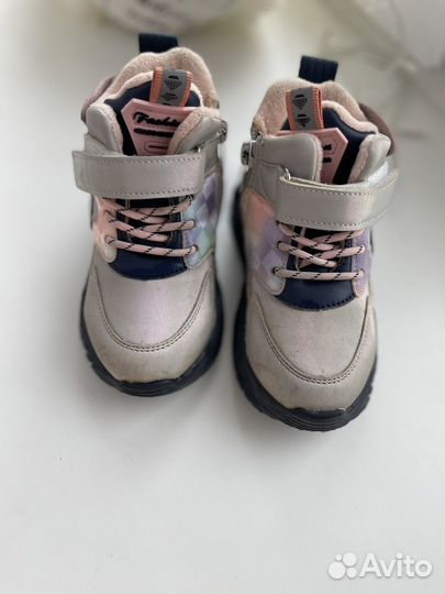 Ботинки на девочку 25