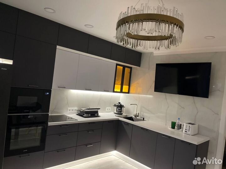 Кухня до потолка современная. Цена за всю кухню: