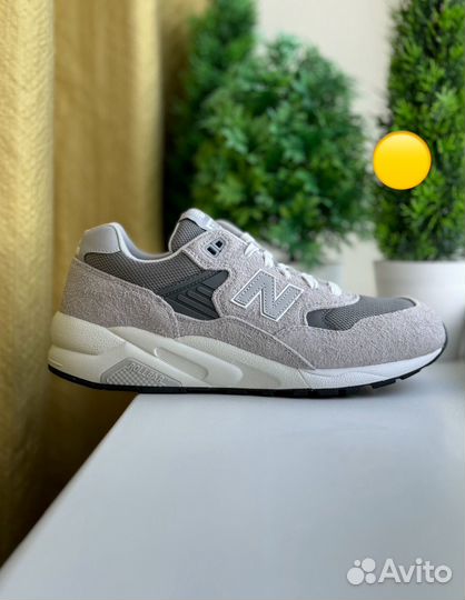 New Balance р.42,5 (27,5 см) оригинал