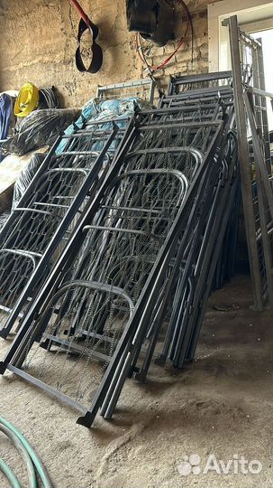 Двухъярусная кровать металлическая