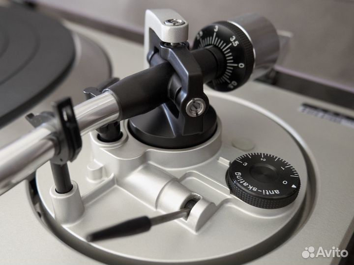 Проигрыватель винила Technics SL-1501