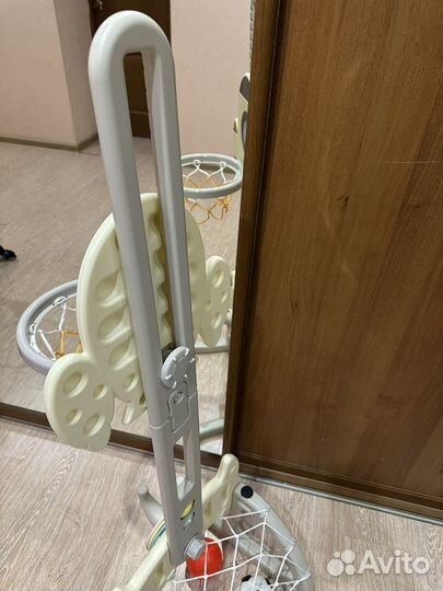 Детское баскетбольное кольцо и футбольные ворота