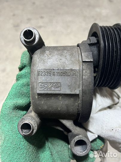 Натяжитель ролика приводов на Фокус 2 2.0