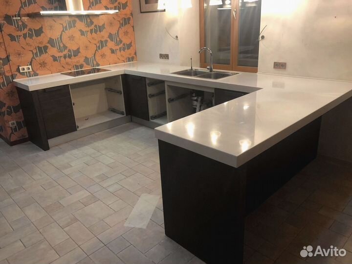 Столешница на кухню кварц