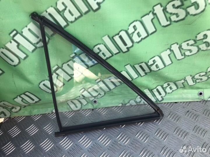 Форточка двери задняя правая Mercedes-Benz 190E