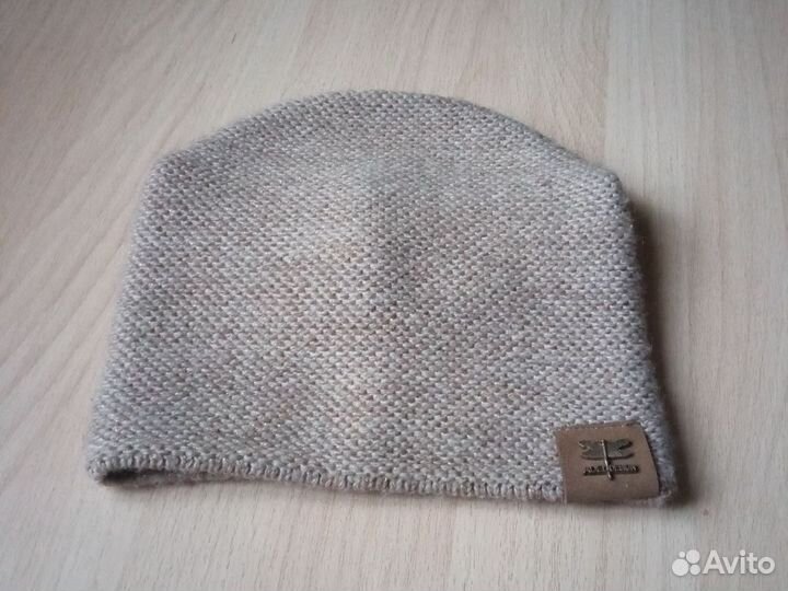 Женская шапка