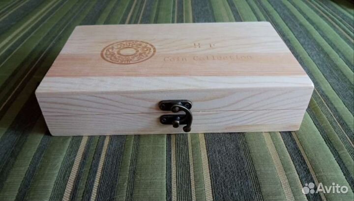 Коробка, бокс из дерева для хранения монет