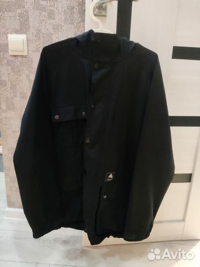 Сноубордическая куртка burton