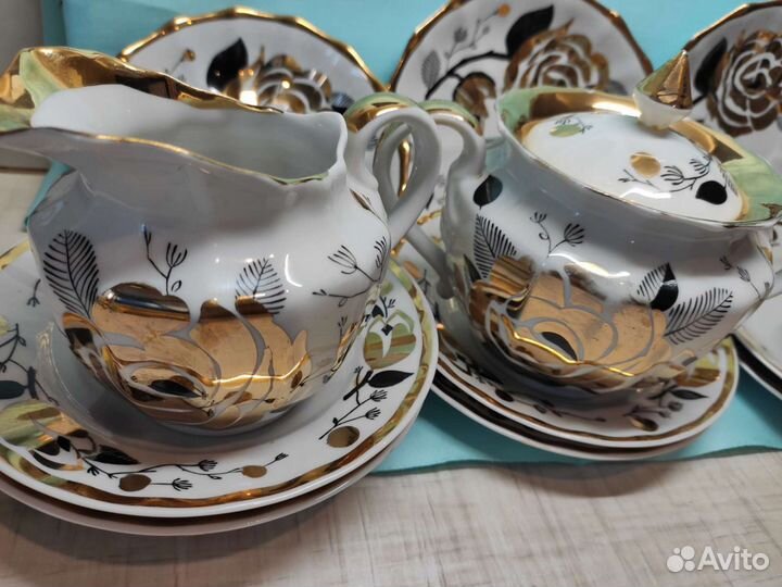 Чайный сервиз, тарелки, кружечки