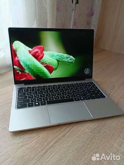 Ноутбук, ультрабук 14.1FHD+IPS,Intel 4 ядра,8/256
