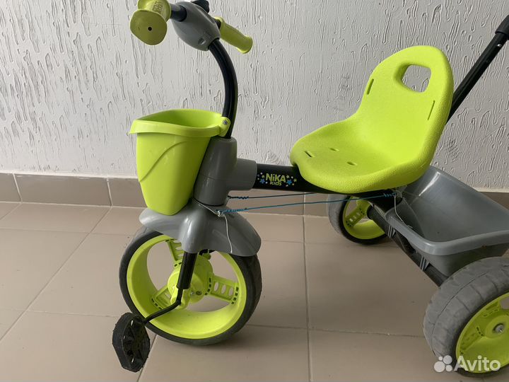 Детский велосипед с ручкой