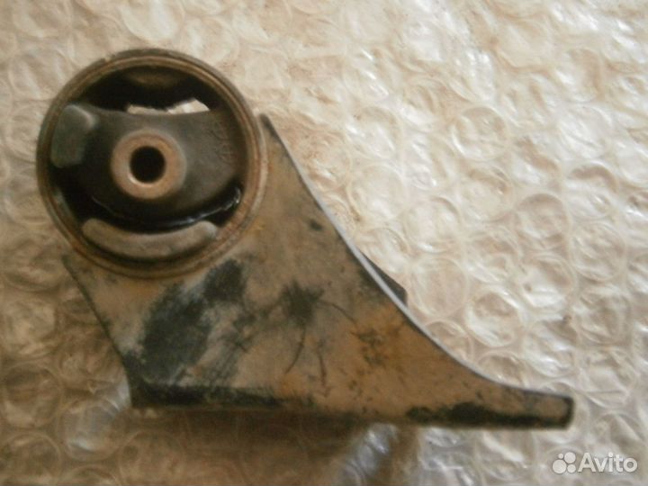 Опора двигателя левая кпп Киа Спектра Kia Spectra