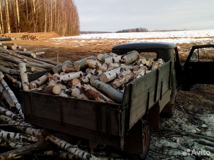 Подаю дрова